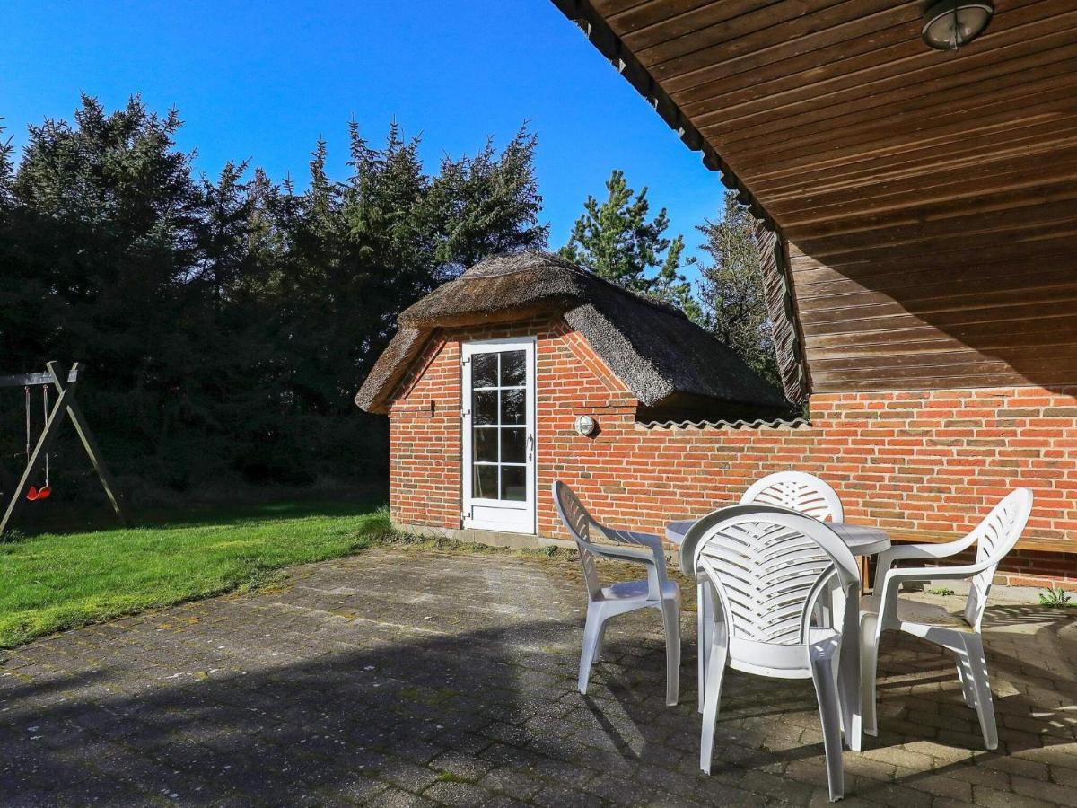 Three-Bedroom Holiday Home In Lokken 1 Exterior photo